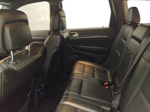 Used 2021 Jeep Grand Cherokee Limited image 18