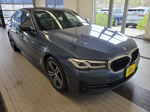Used 2023 BMW 530i xDrive w/ Premium Package AWD/4WD image 3