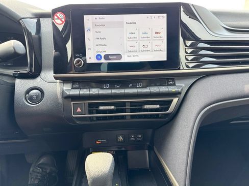 Used 2025 Toyota Camry LE FWD image 27