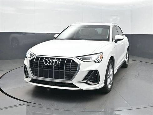Used 2019 Audi Q3 2.0T Premium Plus w/ Premium Plus Package image 35