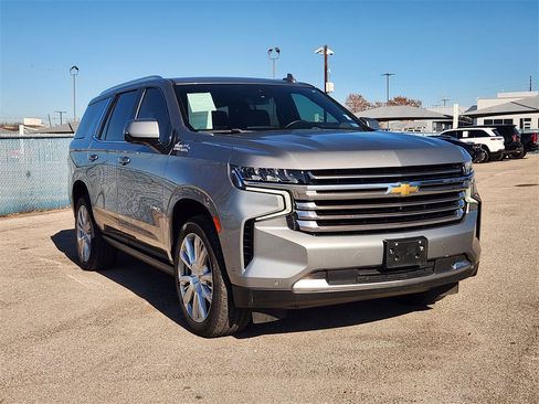 Used 2023 Chevrolet Tahoe High Country image 2