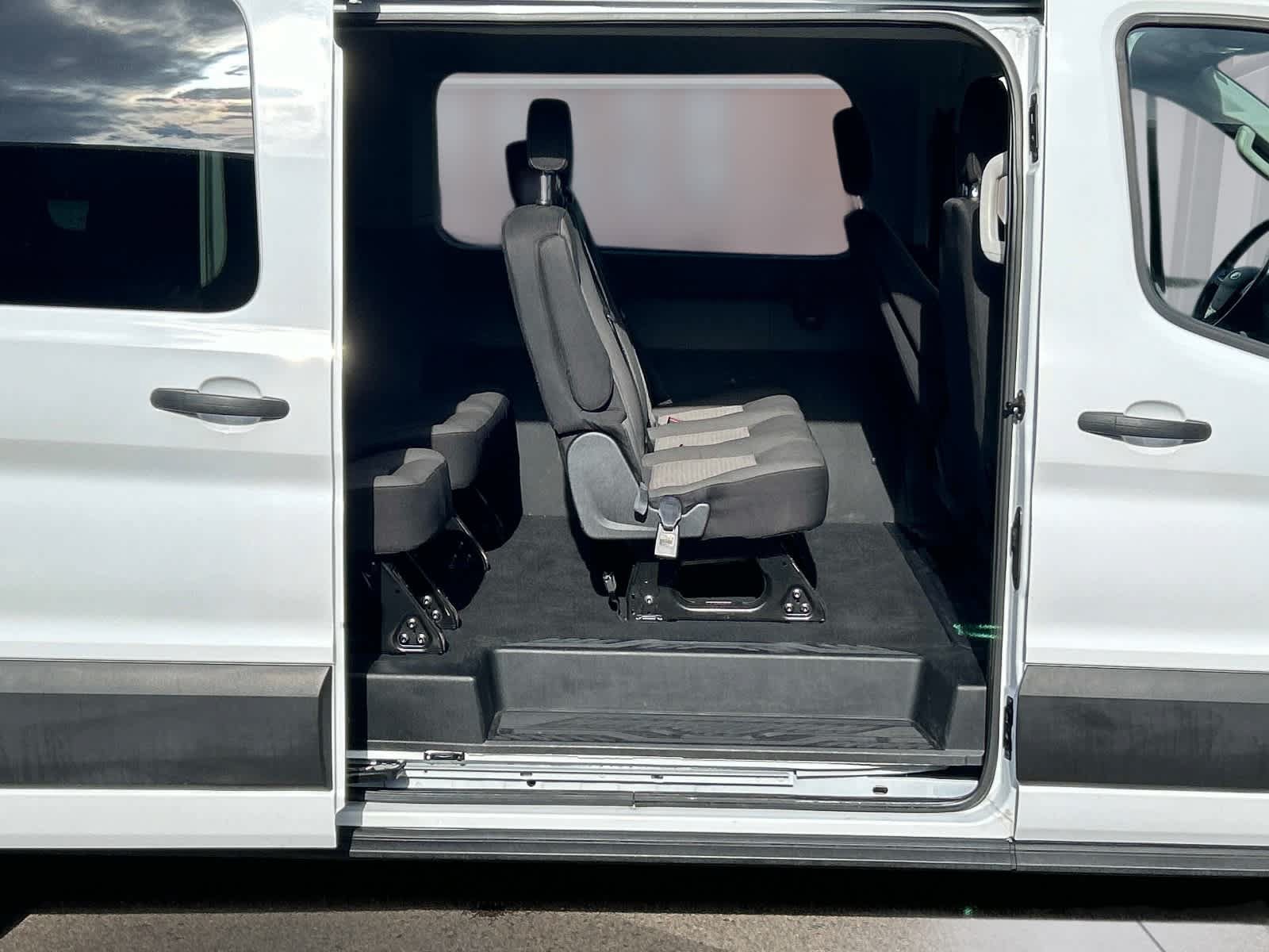 Used 2024 Ford Transit 350 XLT RWD image 15