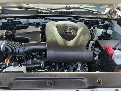 Used 2020 Toyota Tacoma TRD Sport AWD/4WD image 30