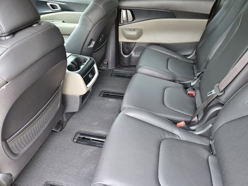 New 2026 Kia Carnival FWD image 21