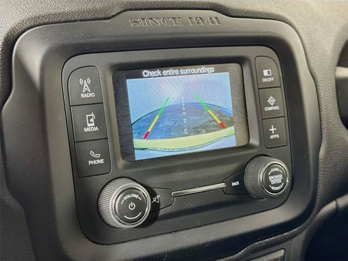 Used 2017 Jeep Renegade Latitude w/ Cold Weather Group AWD/4WD image 17