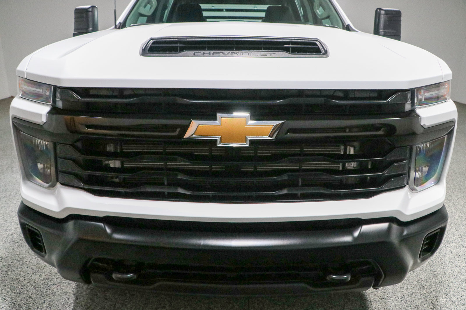 Used 2025 Chevrolet Silverado 3500 W/T AWD/4WD image 4