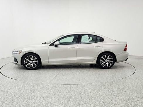 Used 2020 Volvo S60 T5 Momentum FWD image 8