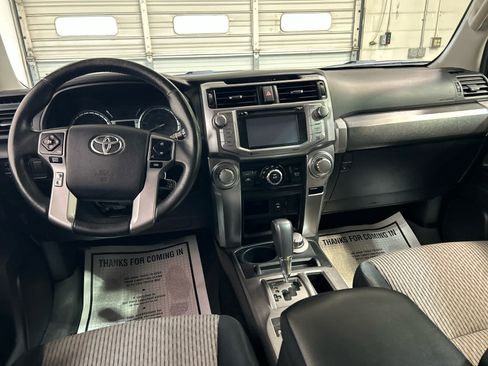 Used 2014 Toyota 4Runner SR5 AWD/4WD image 4