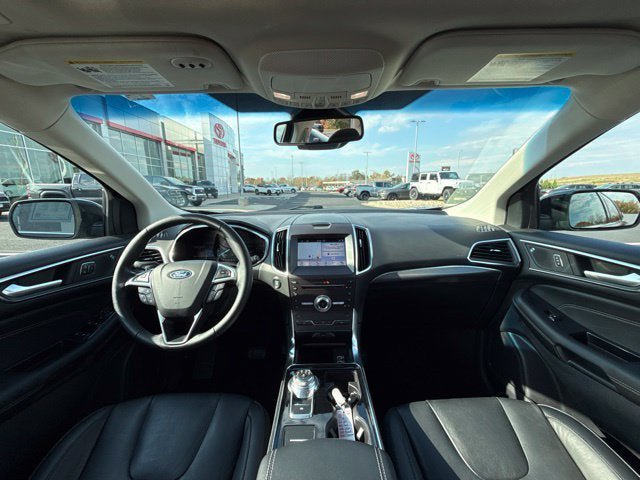 Used 2019 Ford Edge Titanium w/ Cold Weather Package AWD/4WD image 19