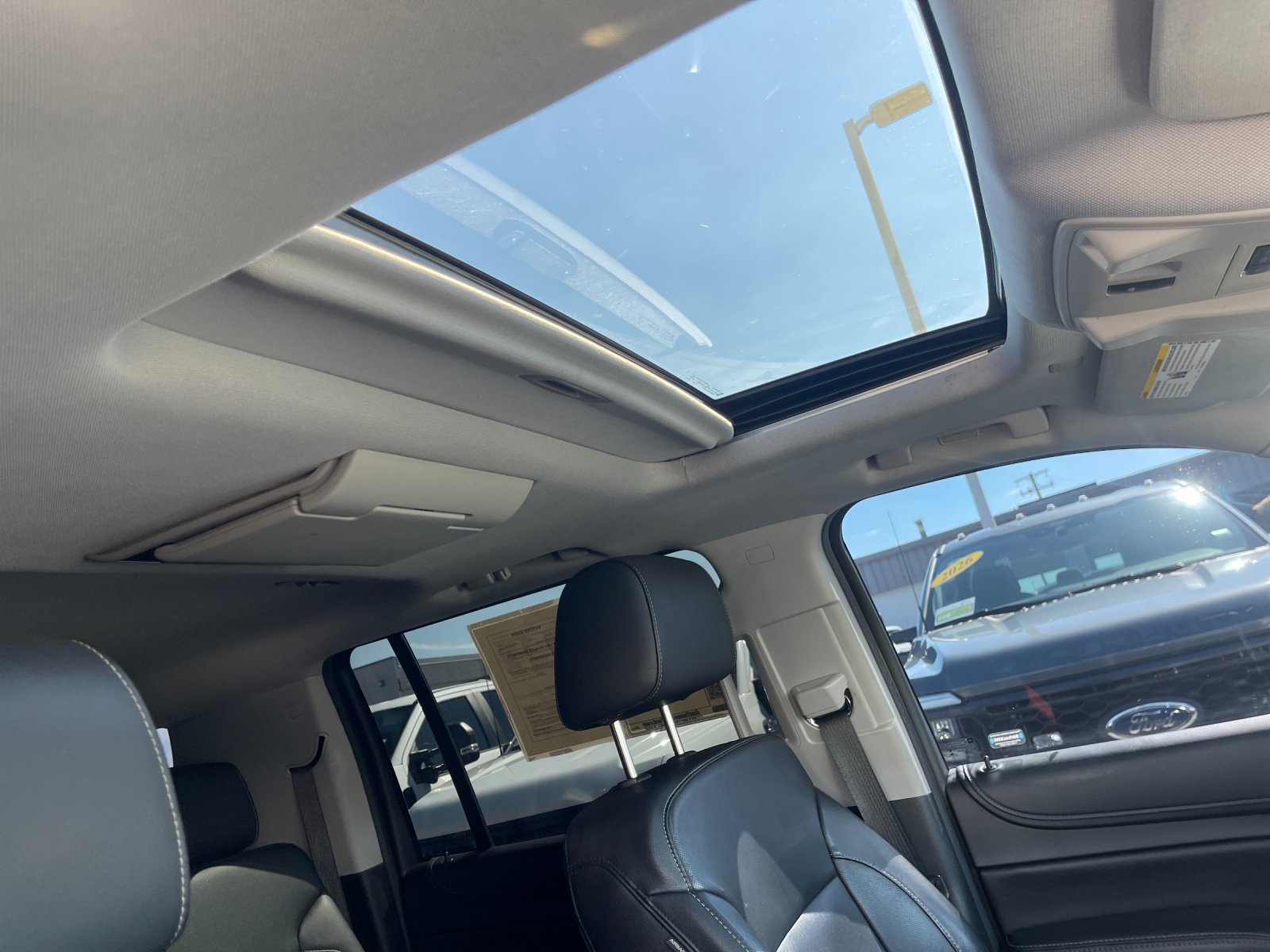 Used 2018 Chevrolet Suburban Premier AWD/4WD image 22