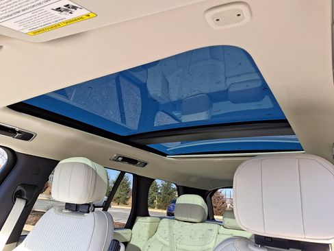 New 2026 Land Rover Range Rover SE image 14