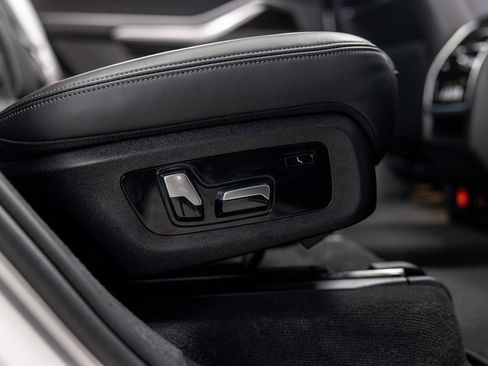 Used 2025 BMW X7 xDrive40i image 52