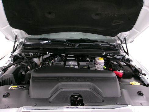 Used 2024 RAM 2500 Laramie AWD/4WD image 18