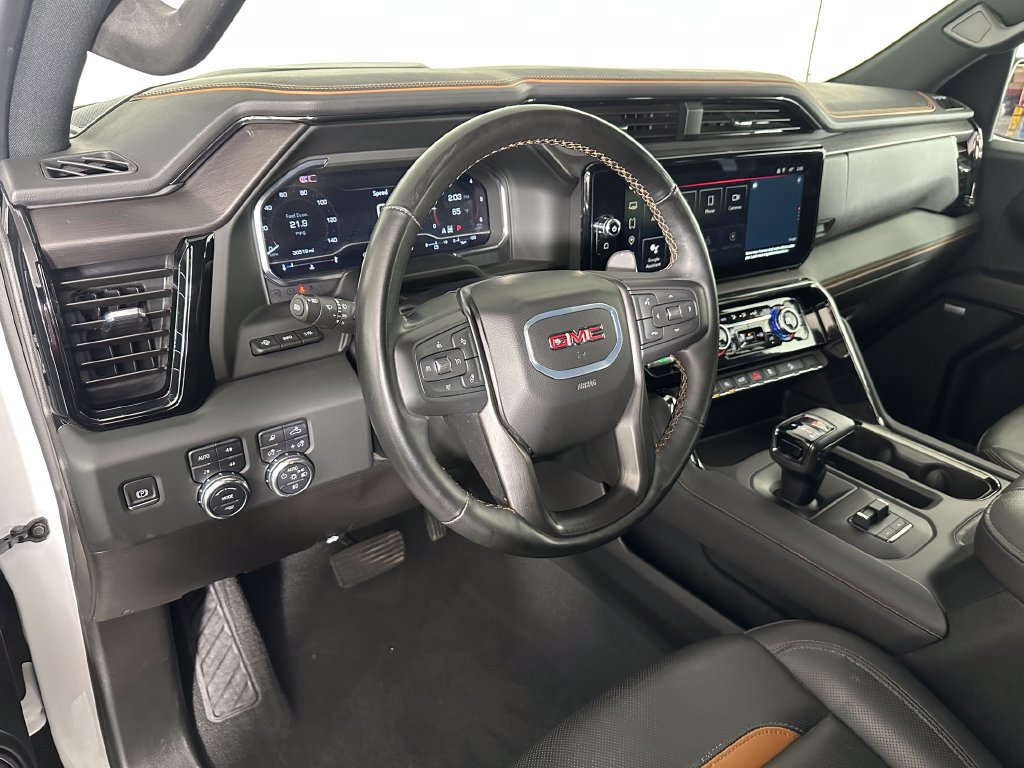 Used 2024 GMC Sierra 1500 AT4 w/ Technology Package AWD/4WD image 10