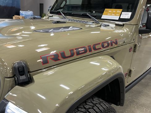Certified 2025 Jeep Gladiator Rubicon AWD/4WD image 9
