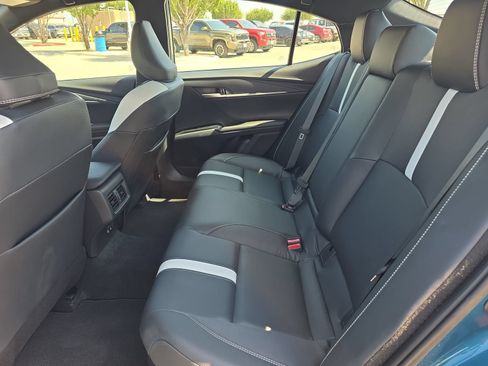 Used 2026 Toyota Camry SE w/ Convenience Package FWD image 11