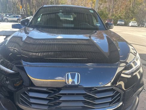 Used 2025 Honda HR-V Sport image 2