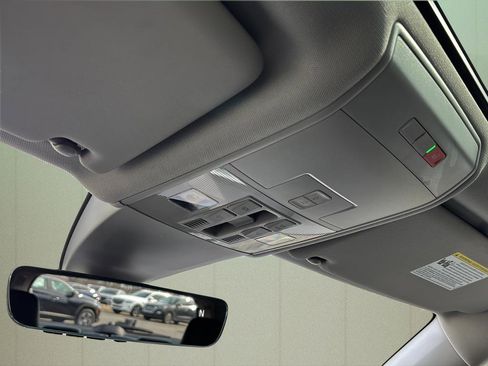 Used 2022 Volkswagen Atlas SEL Premium image 36