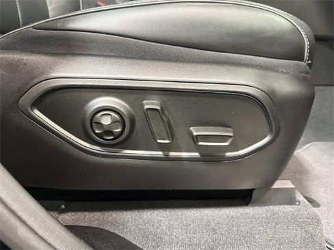 Used 2023 Jeep Grand Cherokee Overland image 26