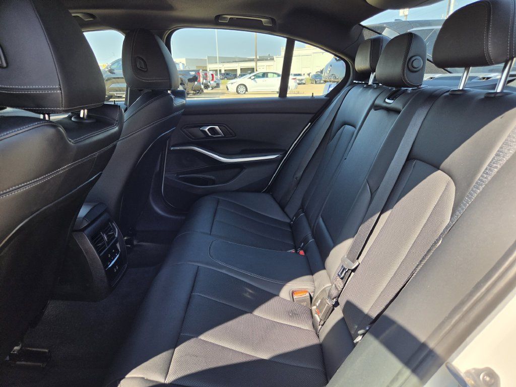 Used 2025 BMW 330i Sedan RWD image 29