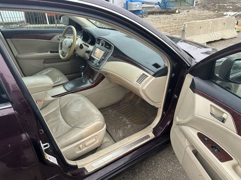 Used 2011 Toyota Avalon Limited image 10