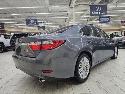 Used 2014 Lexus ES 350 w/ Luxury Package FWD image 6