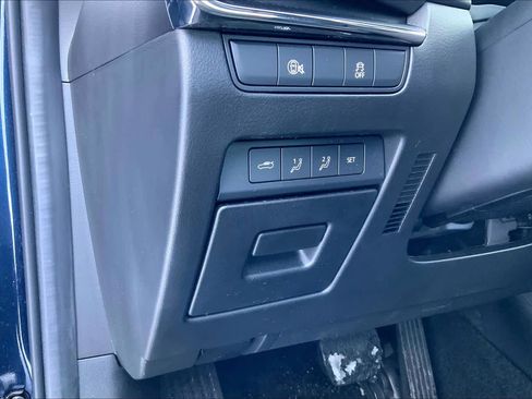 Used 2024 MAZDA MAZDA3 s image 37