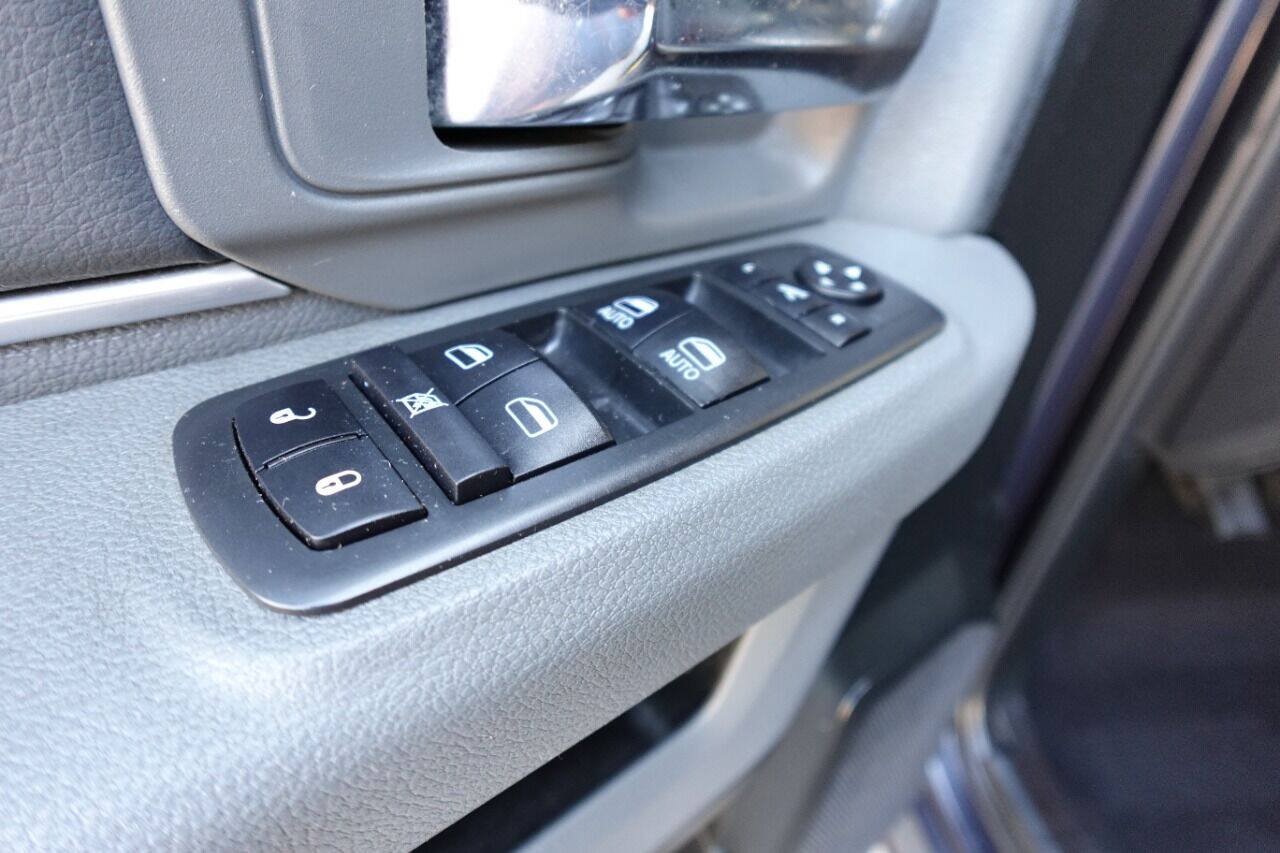 Used 2018 RAM 1500 Lone Star RWD image 22