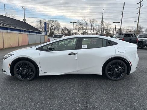 New 2026 Toyota Prius AWD image 2