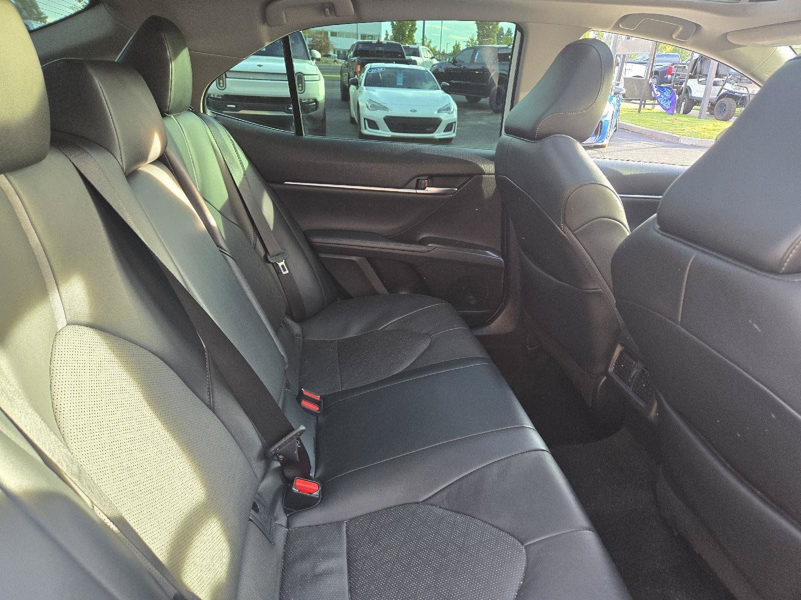Used 2022 Toyota Camry XSE FWD image 13