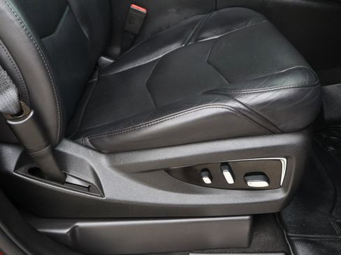 Used 2018 Cadillac Escalade Luxury image 23