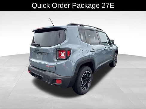 Used 2017 Jeep Renegade Trailhawk w/ Trailer Tow Group AWD/4WD image 2