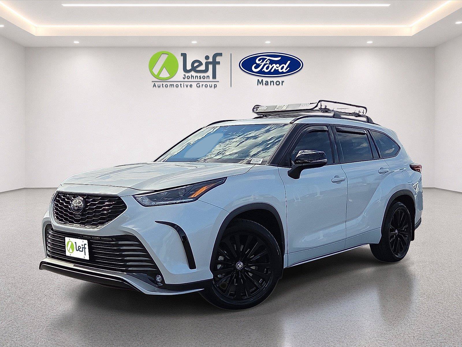 Used 2024 Toyota Highlander XSE AWD/4WD image 3