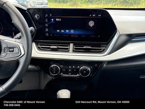 Used 2025 Chevrolet Trax LT w/ LT Convenience Package FWD image 20