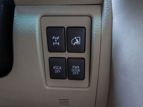 Used 2011 Lexus LX 570 4WD w/ Luxury Pkg image 42