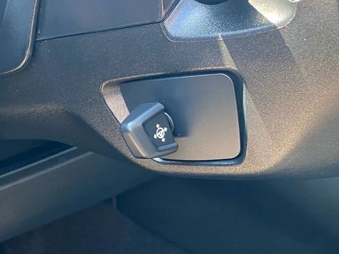 Used 2023 BMW 530e xDrive w/ Premium Package image 13