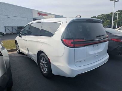 Used 2024 Chrysler Pacifica Touring-L