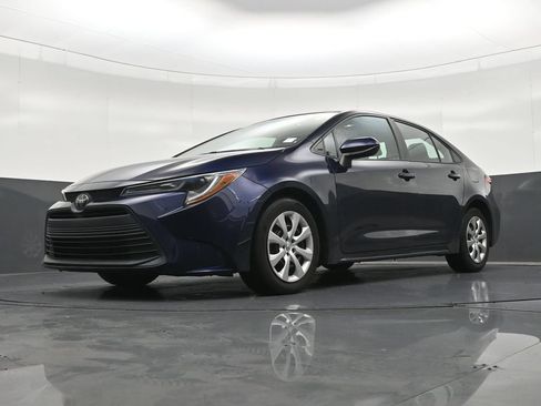 Used 2024 Toyota Corolla LE FWD image 23