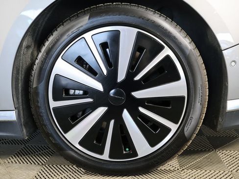 Used 2024 Lucid Air Touring AWD/4WD image 18
