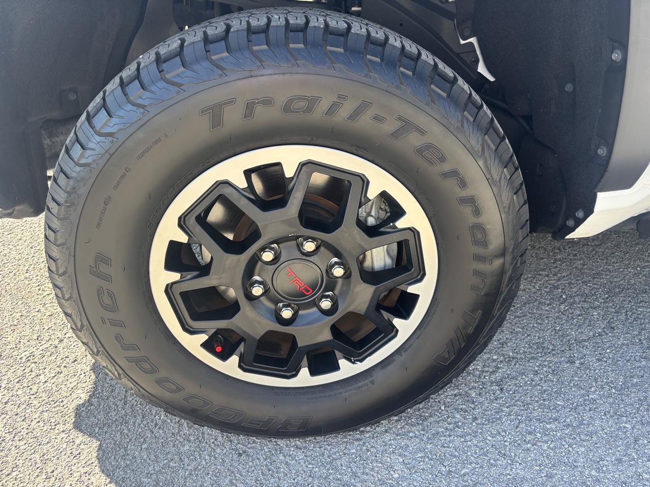 Used 2024 Toyota Tacoma TRD Off-Road AWD/4WD image 8
