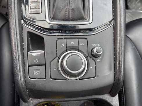Used 2018 MAZDA CX-5 Touring w/ Preferred Equipment Package image 21