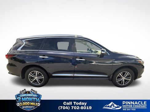 Used 2019 INFINITI QX60 Luxe w/ Essential Package AWD/4WD image 3