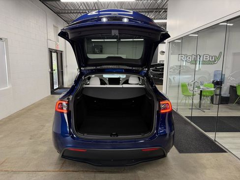 Used 2023 Tesla Model Y Long Range AWD/4WD image 16