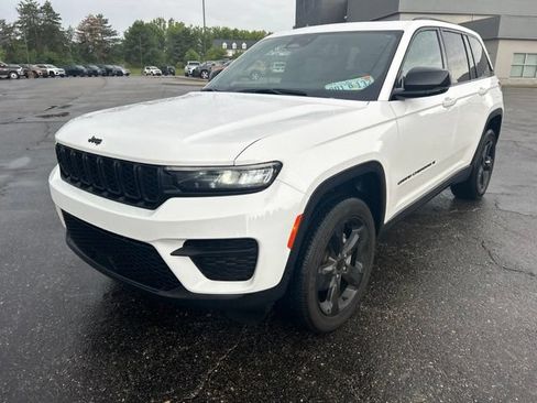 Used 2024 Jeep Grand Cherokee Altitude AWD/4WD image 1