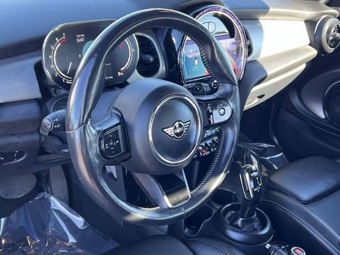 Used 2022 MINI Cooper S w/ Premium Package image 17