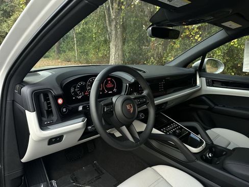 New 2026 Porsche Cayenne image 4