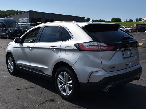 Used 2019 Ford Edge SEL w/ Equipment Group 201A AWD/4WD image 2