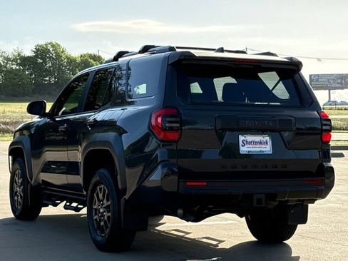 Used 2025 Toyota 4Runner SR5 AWD/4WD image 7