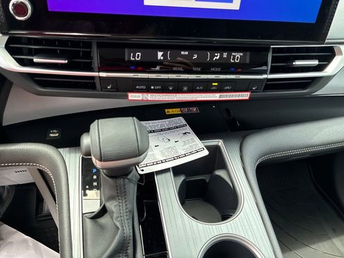 New 2026 Toyota Sienna XLE FWD image 22