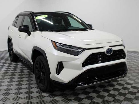 Used 2022 Toyota RAV4 XSE w/ XSE Grade Weather Package AWD/4WD image 8